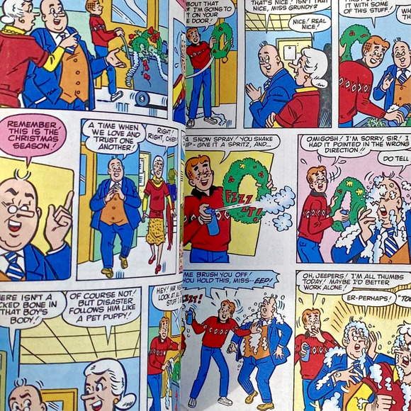 Archie & Me JUMBO Comics Digest CHRISTMAS 2020 Book #23 The Archie Library - Picture 4 of 5